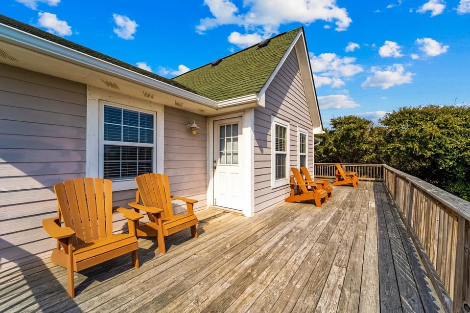 On Beach Time OBX House in Southern Shores