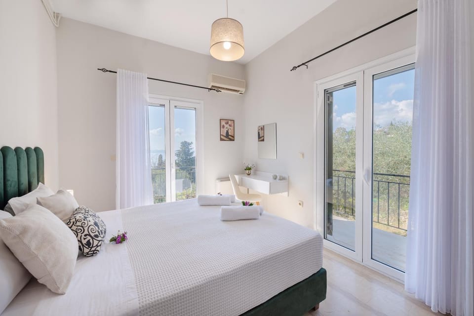 Bed, View (from property/room), Balcony/Terrace, Bedroom