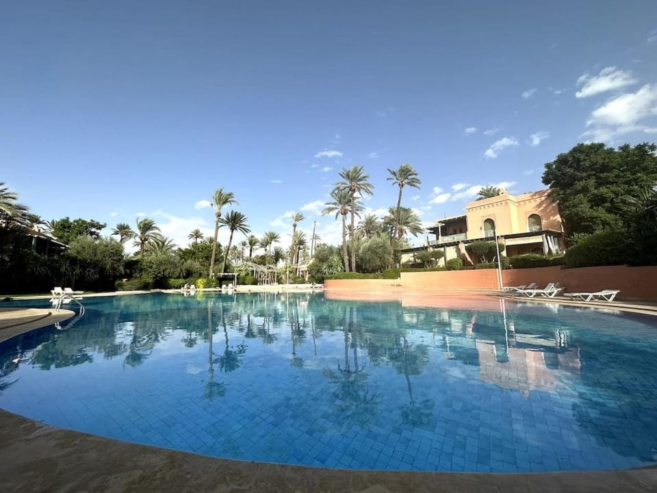 Swimming pool, Swimming pool