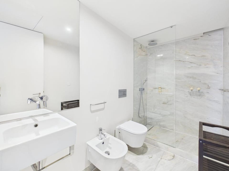Stylish 1BR w/ Sofa Bed – Prime Cais do Sodré | By Airnest Apartment in Lisbon