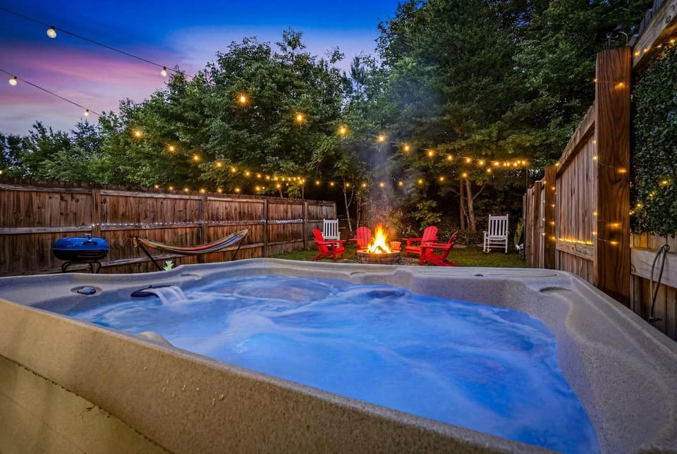 Dollys Dreamhouse by American Patriot Getaways House in Sevierville