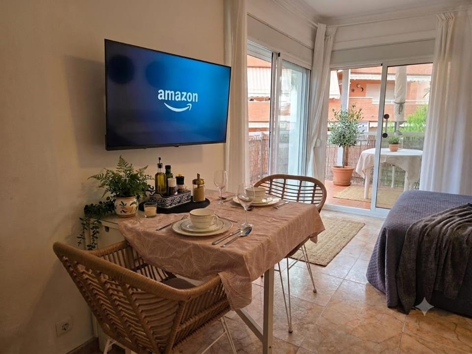 Apartamento Paseo Marítimo frente el mar con terraza y parking Apartment in La Pineda