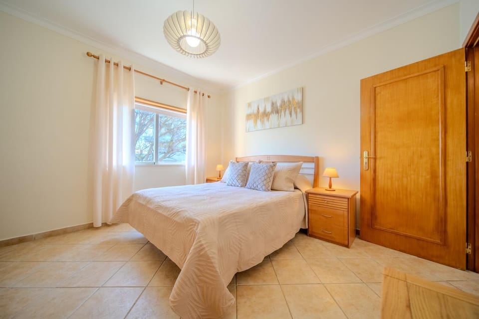 Quinta da Amoreira Alvor T2 Pool & Sea View Apartment in Alvor