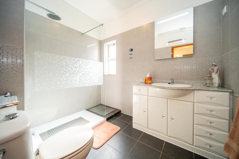 Quinta da Amoreira Alvor T2 Pool & Sea View Apartment in Alvor