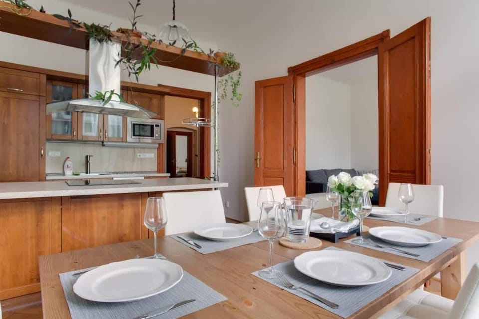 Charming 2BR Garden Views in Historic Vinohrady Apartment in Prague
