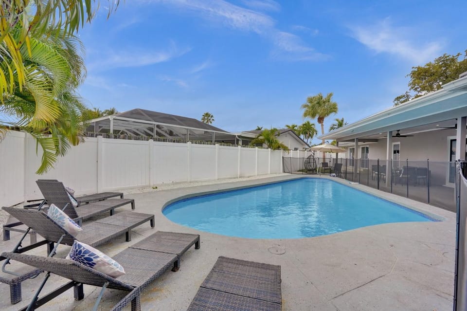 BBQ facilities, Balcony/Terrace, Swimming pool