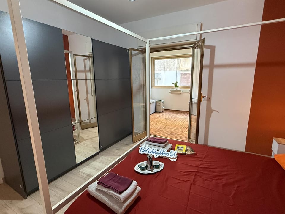 Bedroom, locker