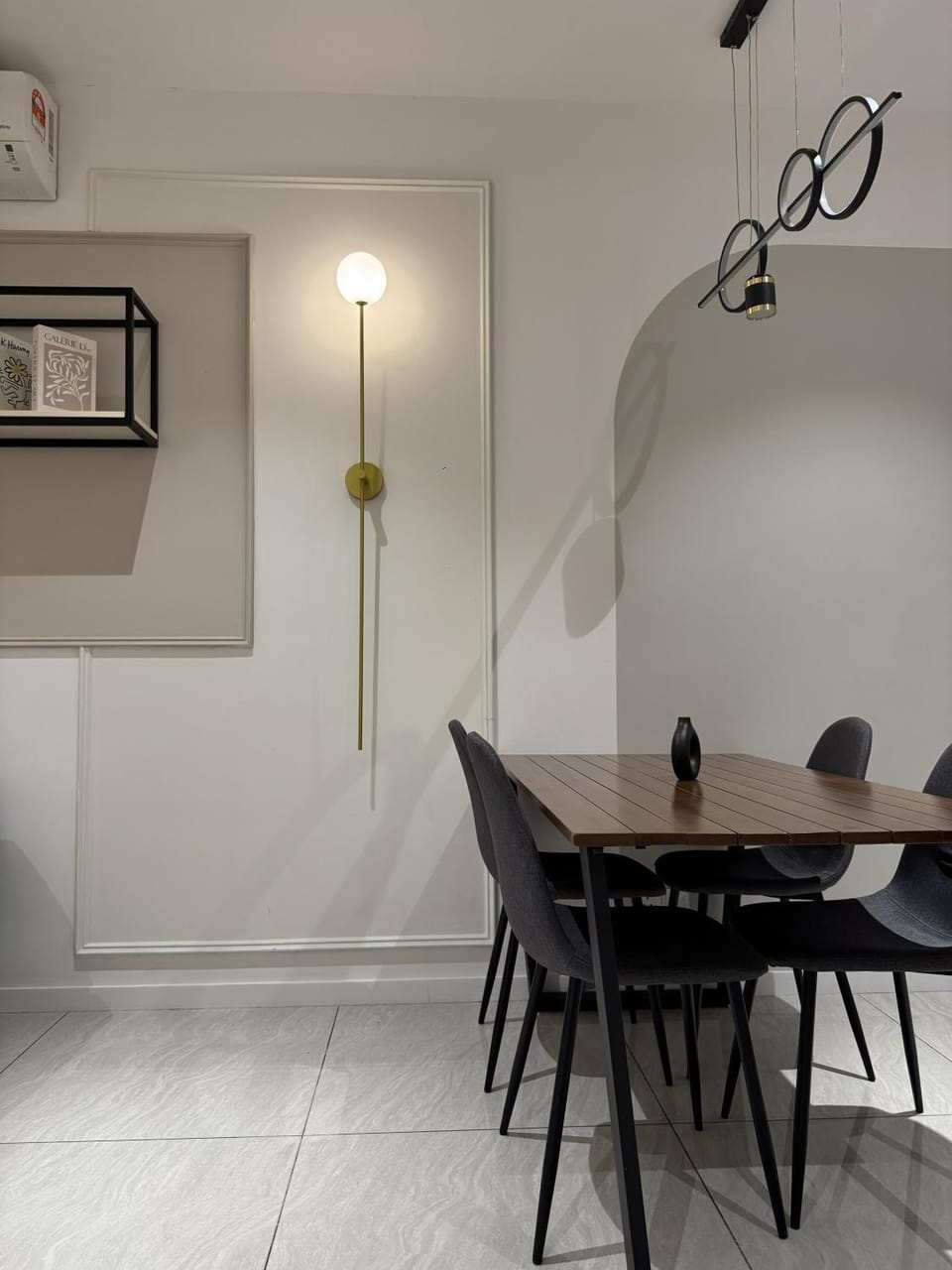 Seating area, Dining area