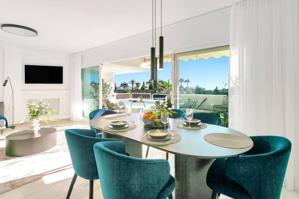 TV and multimedia, View (from property/room), Dining area