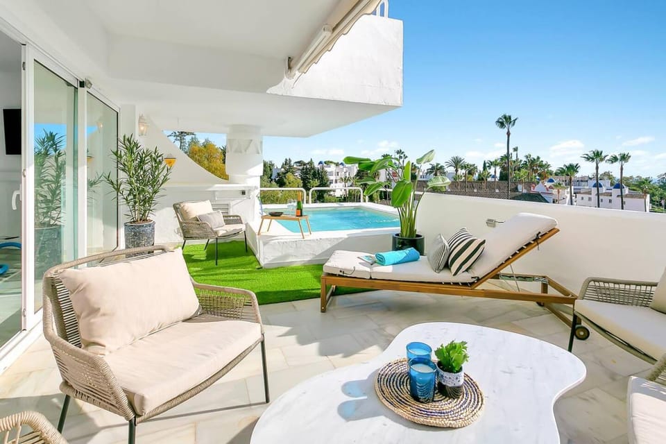 Balcony/Terrace, Seating area, Pool view, Sea view, Swimming pool