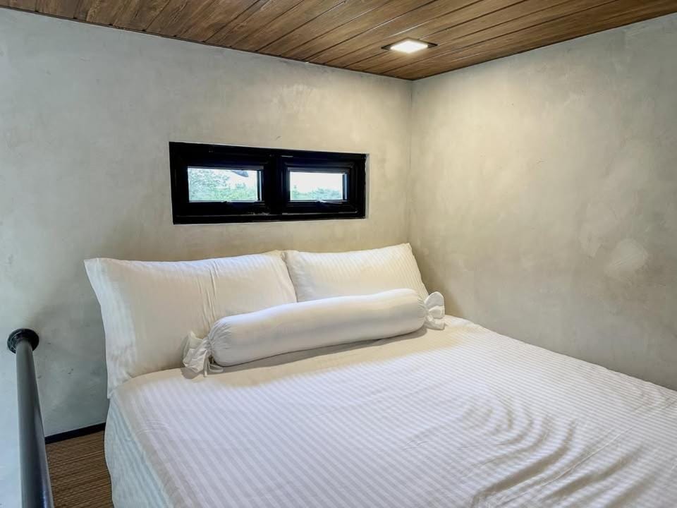 Luxury Tagaytay Staycation with Heated Pool - 25 Pax - Arcade - Near Tourist Spots House in Tagaytay
