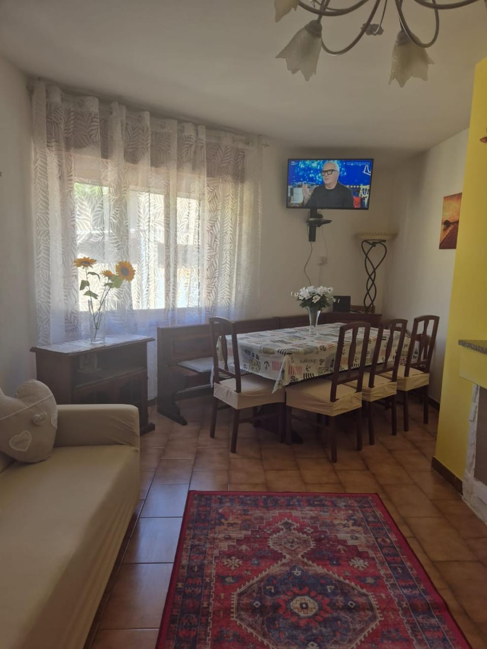Living room, Lunch