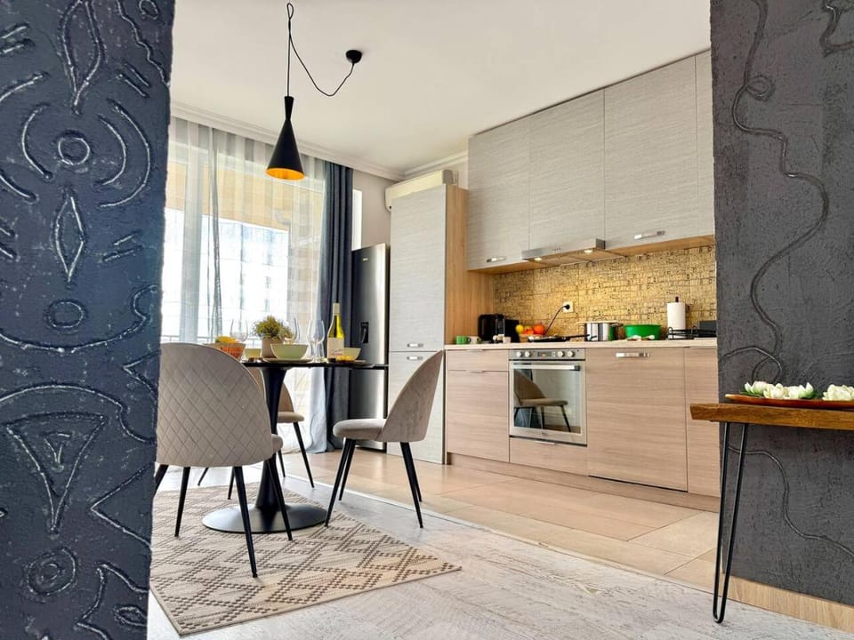 Kitchen or kitchenette, Seating area, Dining area, oven, stove