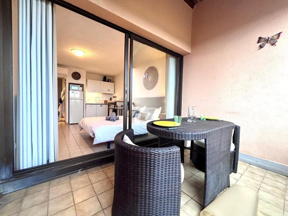 Le Mirage, studio classé 3 étoiles, terrasse & vue mer Apartment in Le Lavandou