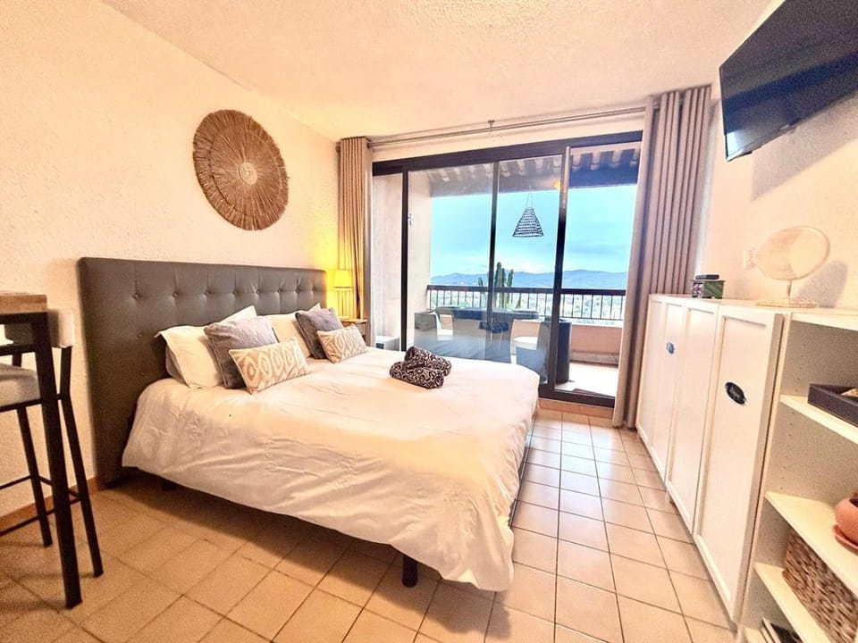 Le Mirage, studio classé 3 étoiles, terrasse & vue mer Apartment in Le Lavandou