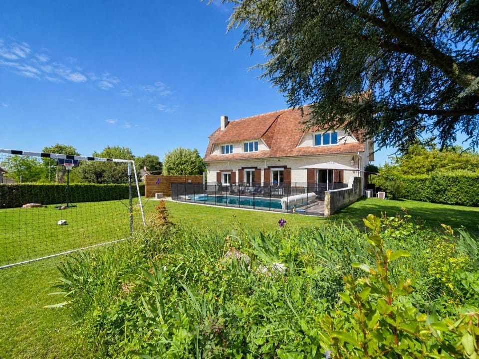 Les Eaux de Diane - Maison avec piscine à Anet - Climatisée Villa in Centre-Val de Loire