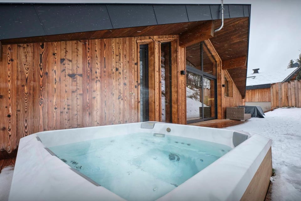 Day, Natural landscape, Hot Tub, Area and facilities