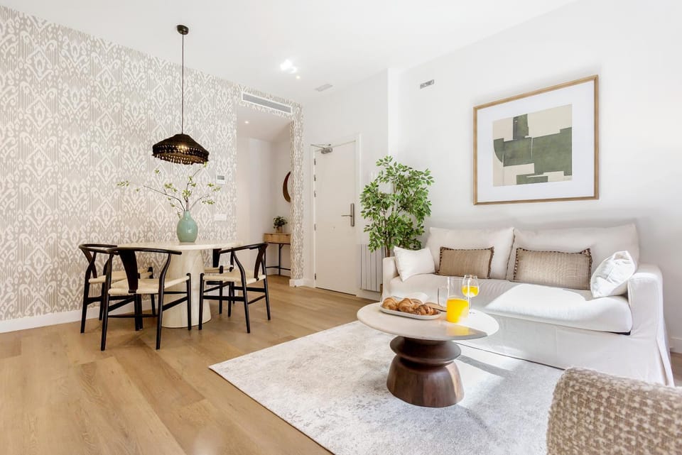 Living room, Dining area