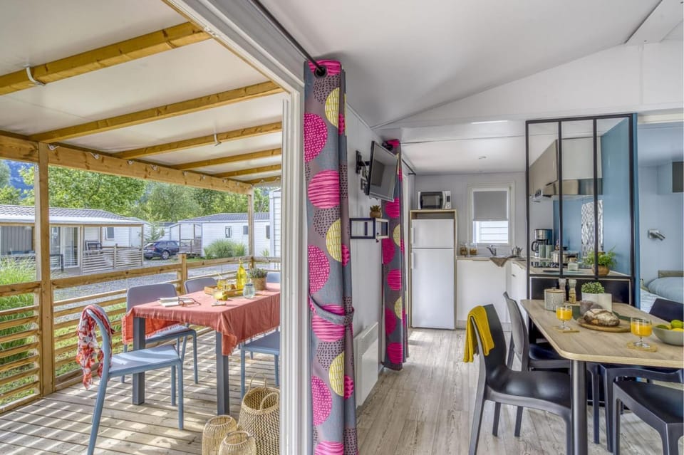 Kitchen or kitchenette, Living room, Other, Seating area, Dining area