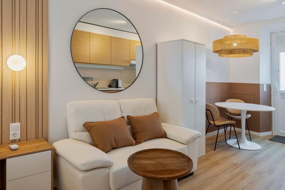 Living room, Decorative detail, Meals