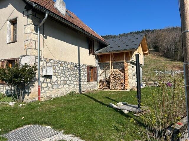 Property building, Garden, Garden view, Mountain view