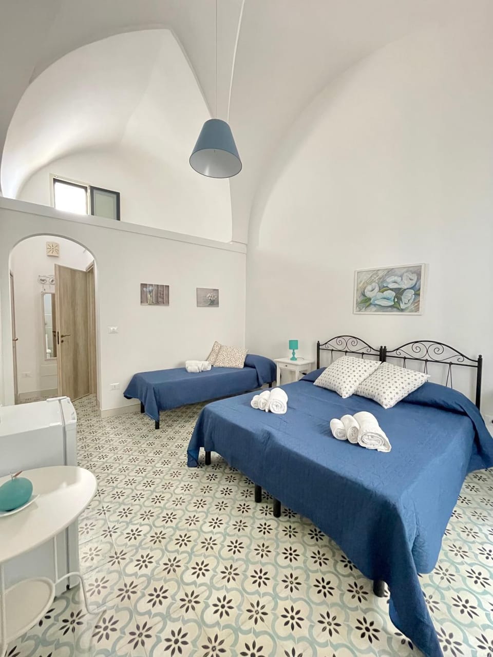 Bed, Bathroom, Photo of the whole room, Bedroom, towels