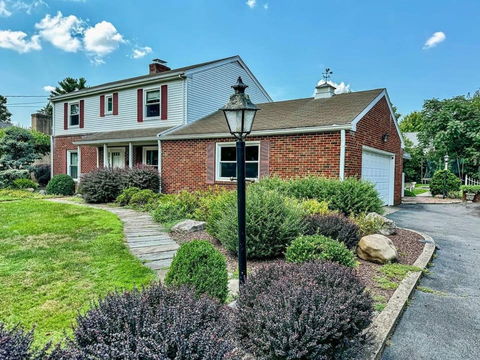 Elegant 4BR Princeton Escape • Game Rm • Big Yard House in Princeton