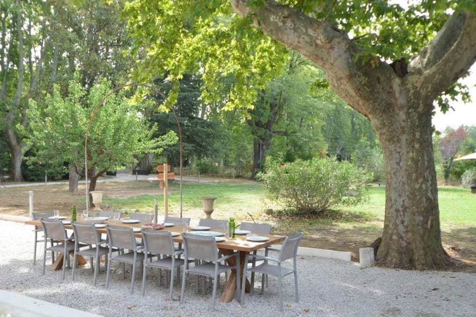 Villa Monplaisir - Pool, Billiards, Peaceful Villa in Le Pontet