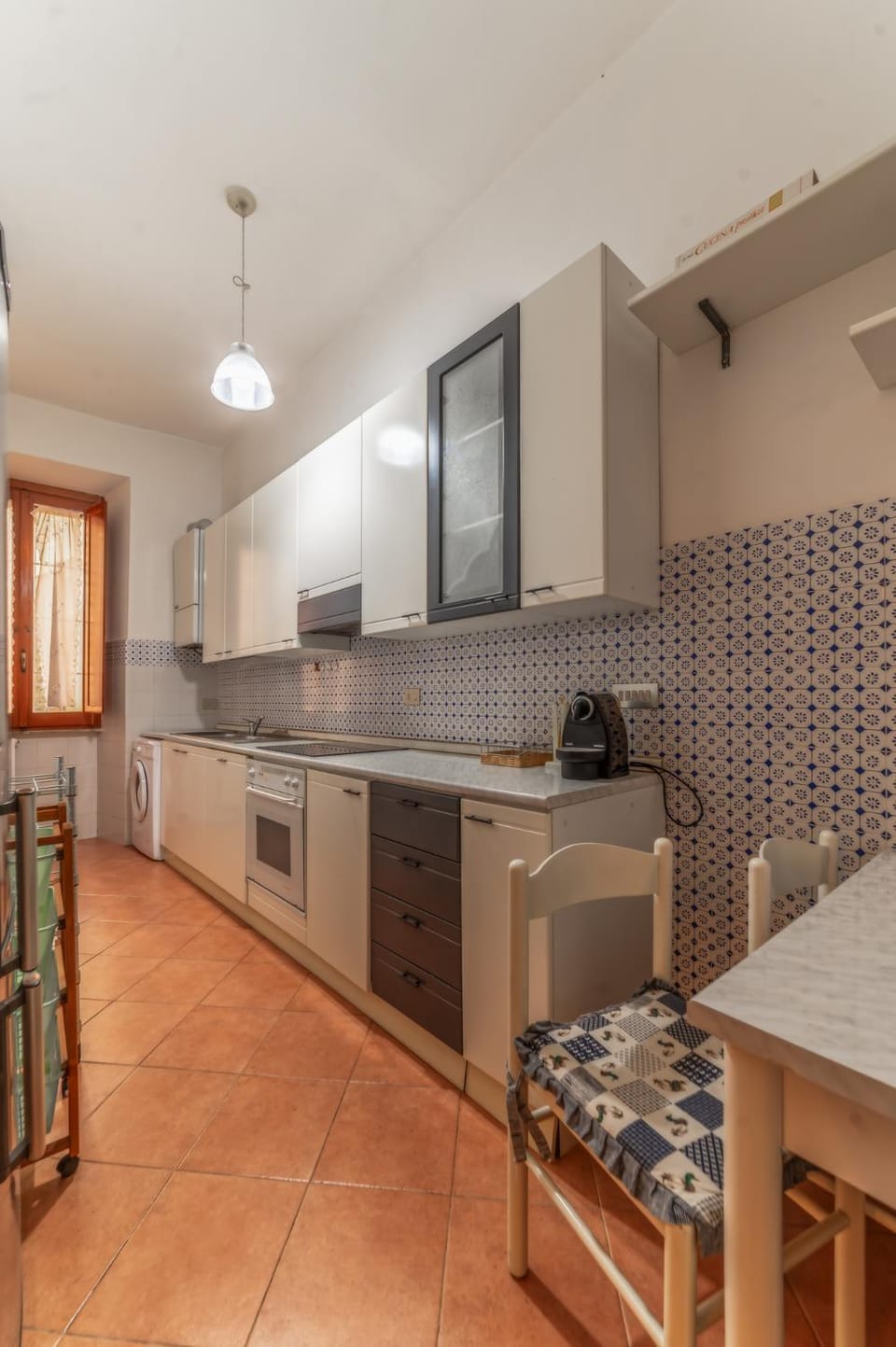 Kitchen or kitchenette, oven, kitchen
