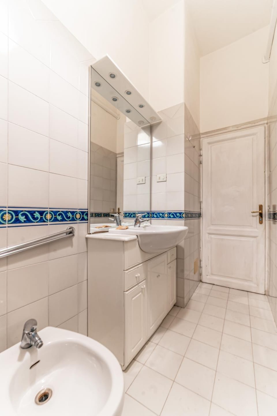 Toilet, Bathroom, bidet, towels