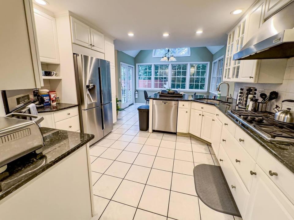 Grand Lakeview Retreat Near Town • Game Rm • 4BR House in Princeton