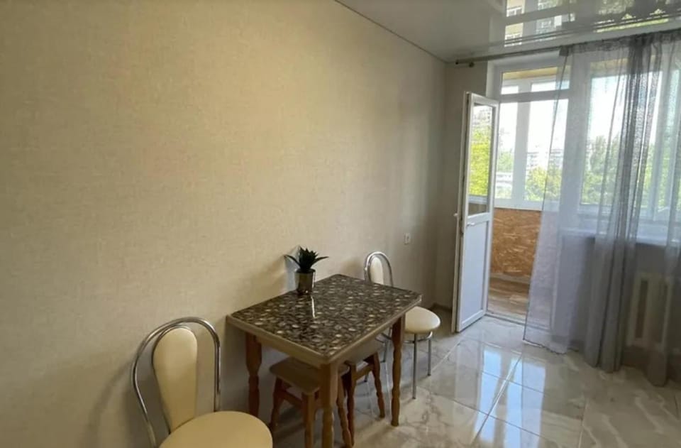 Отличная 3-х Комнатная квартира по улице Жолио Кюри 64 Apartment in Odessa