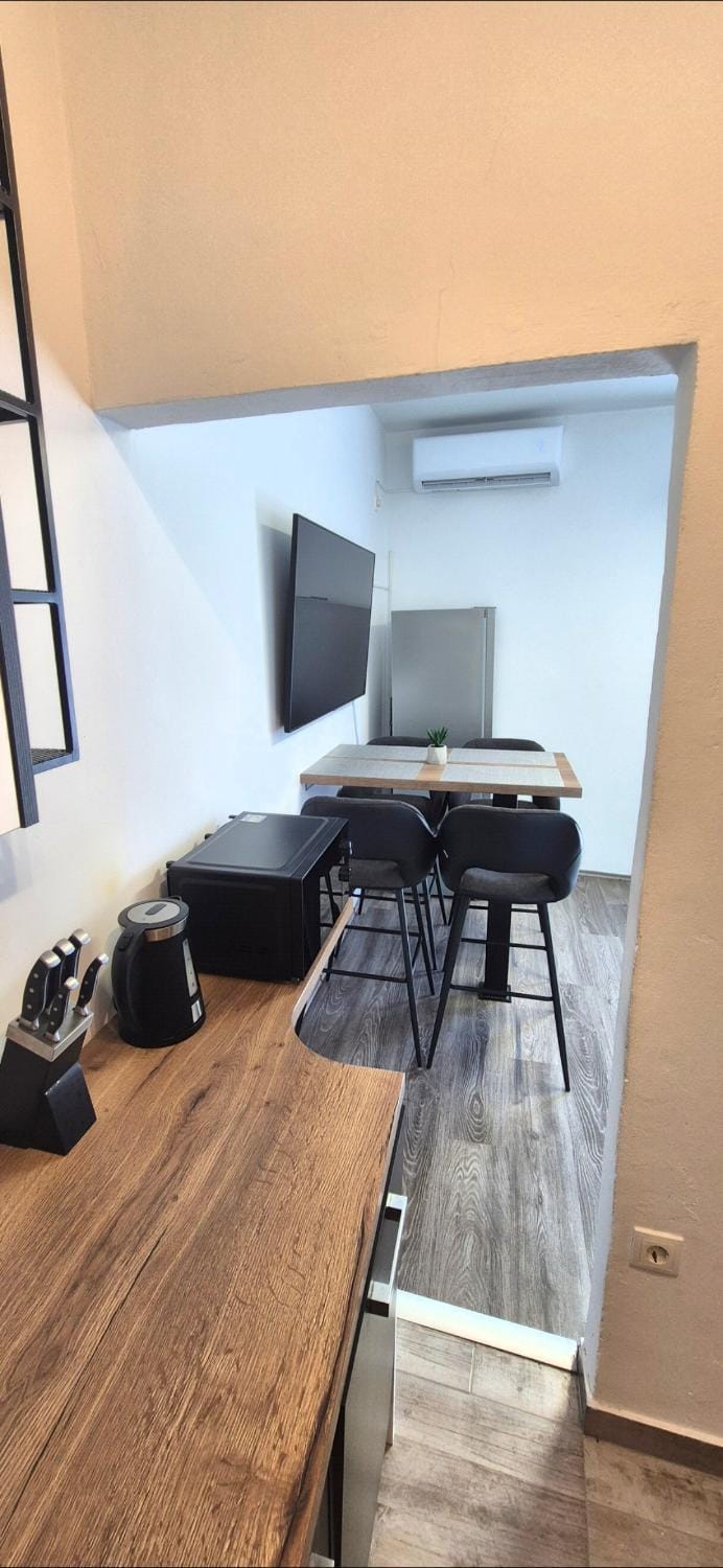 Communal lounge/ TV room, TV and multimedia, Dining area, Evening entertainment