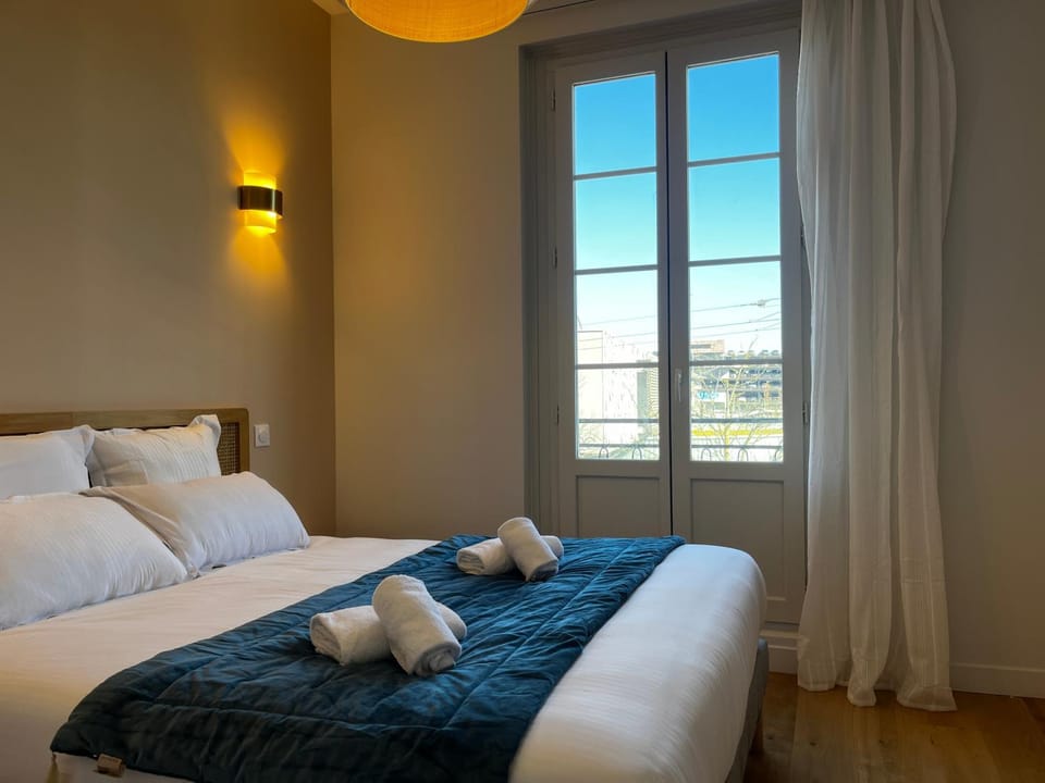 Appartement 2 chambres avec Climatisation, Terrasse - Gare Saint-Jean Apartment in Bordeaux