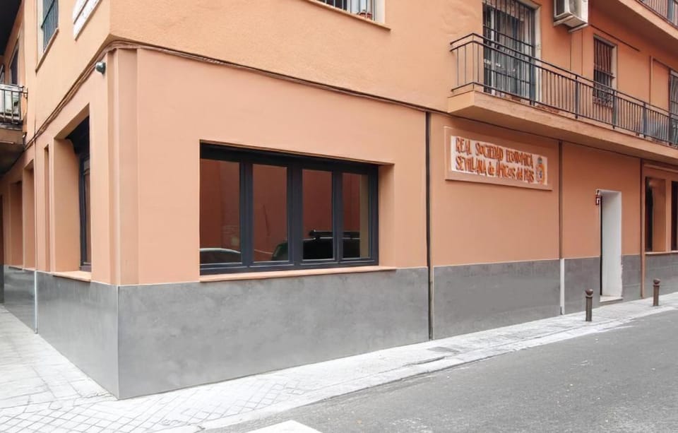 Property building, Street view