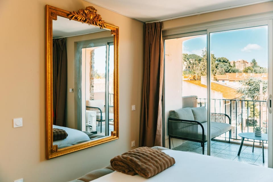Elysia Room - Escape, Balneo and Sauna Apartment in Collioure