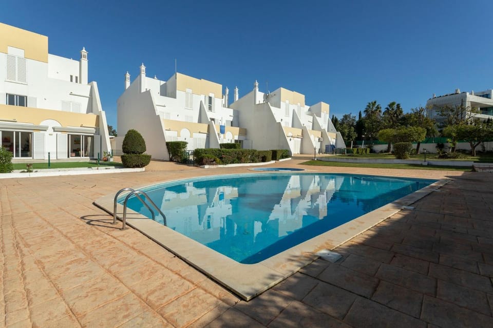 Villa Galé Sol Bed and Breakfast in Guia
