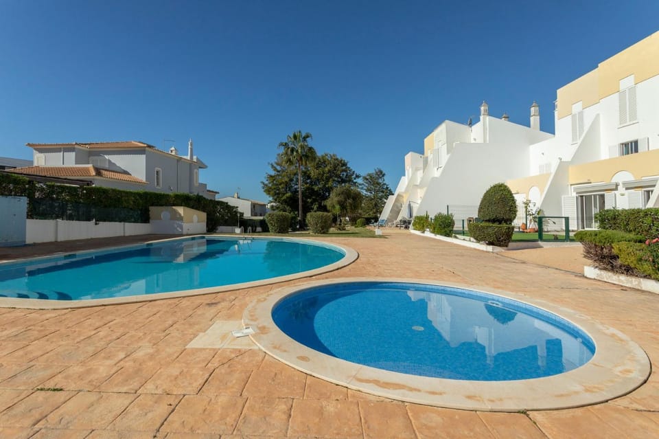 Villa Galé Sol Bed and Breakfast in Guia