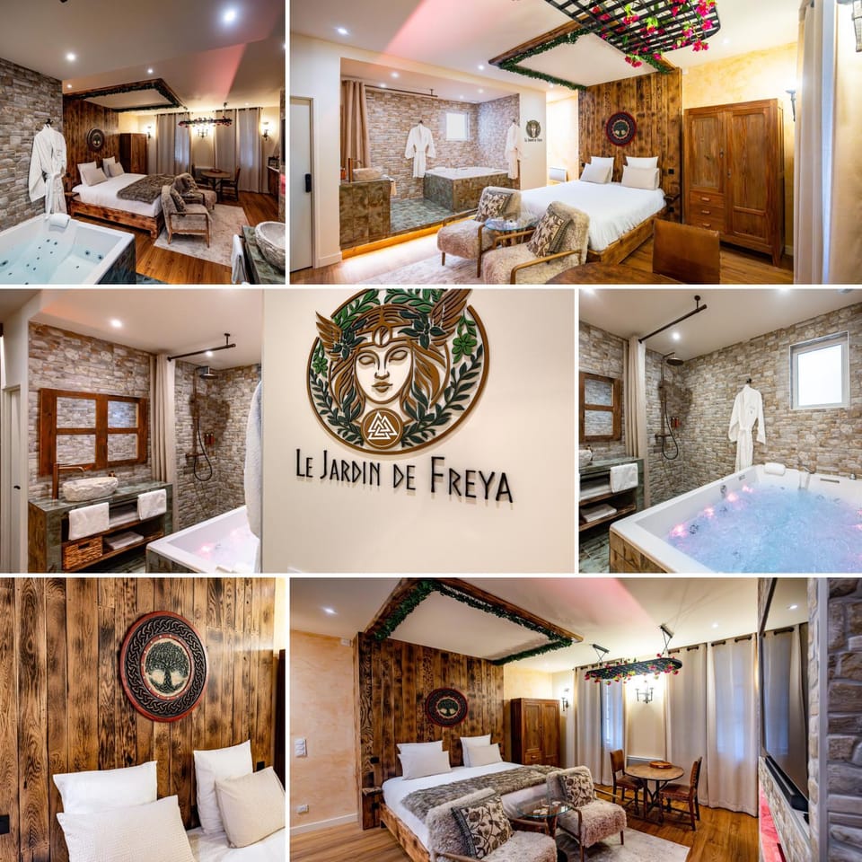 Shower, Bed, Property logo or sign, Coffee/tea facilities, Living room, Seating area, Location, Bath, internet, towels, wardrobe, kitchen