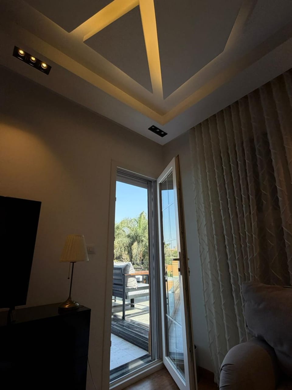 Chic Room n Luxury Villa Garden 8 Pool Access Apartment in New Cairo City