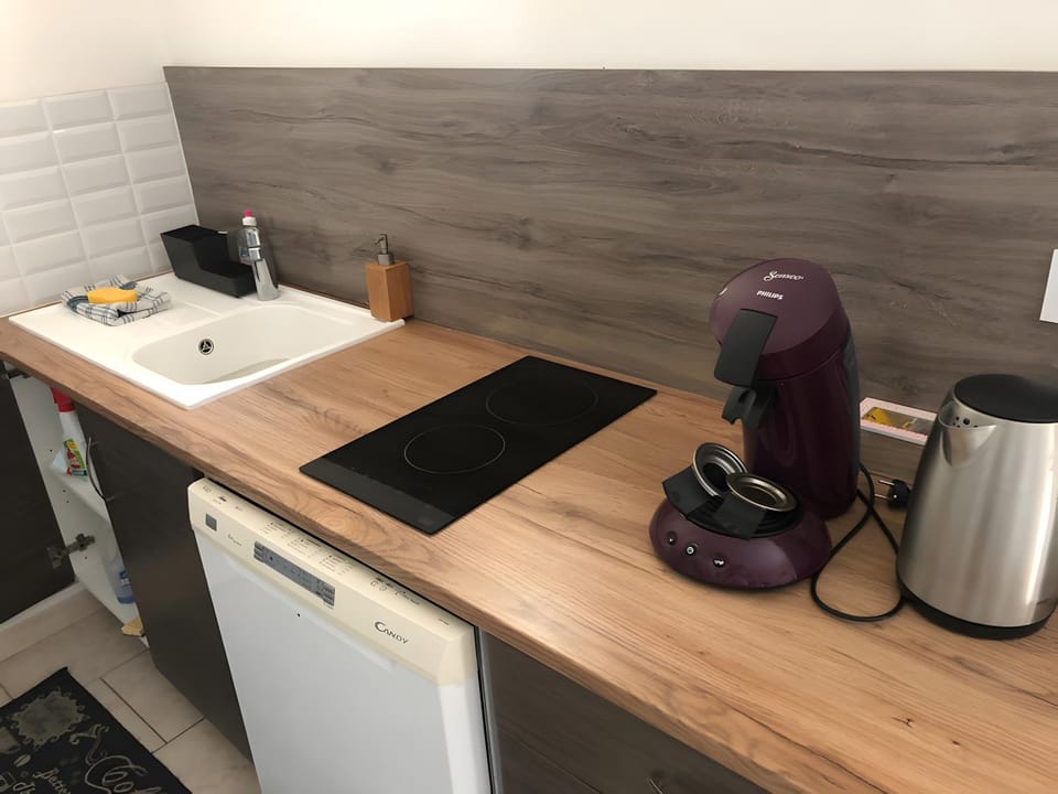 Kitchen or kitchenette, Living room