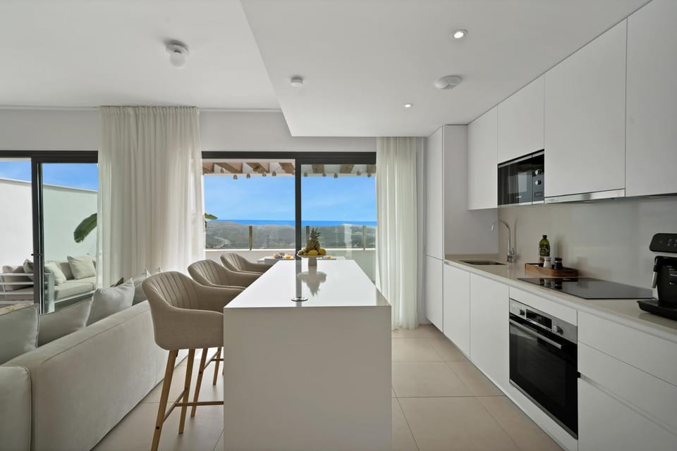 Coffee/tea facilities, View (from property/room), Seating area, microwave, oven, stove, kitchen