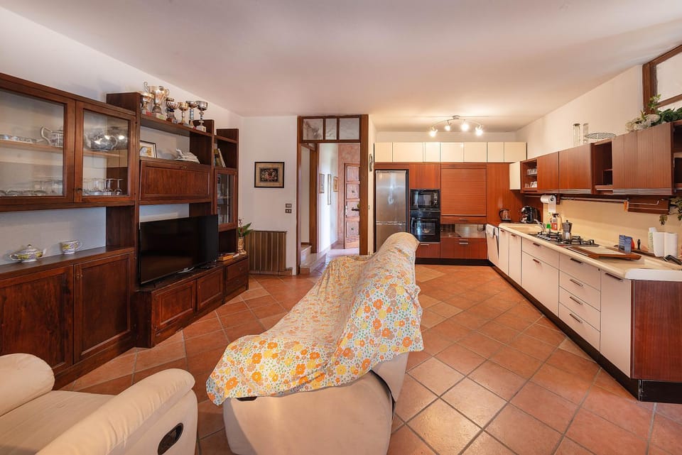 Kitchen or kitchenette, Living room, Seating area, Dining area, dishwasher, oven, pet friendly, stove