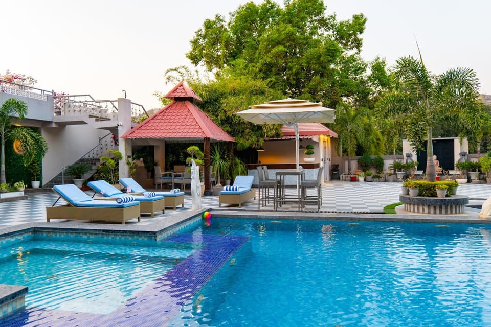 Mountain Creek 7BHK Luxury Retreat by ELIVAAS Prive Near Fatehsagar Villa in Rajasthan