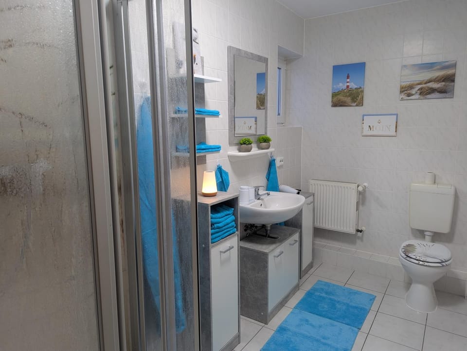 Shower, Toilet, Bathroom