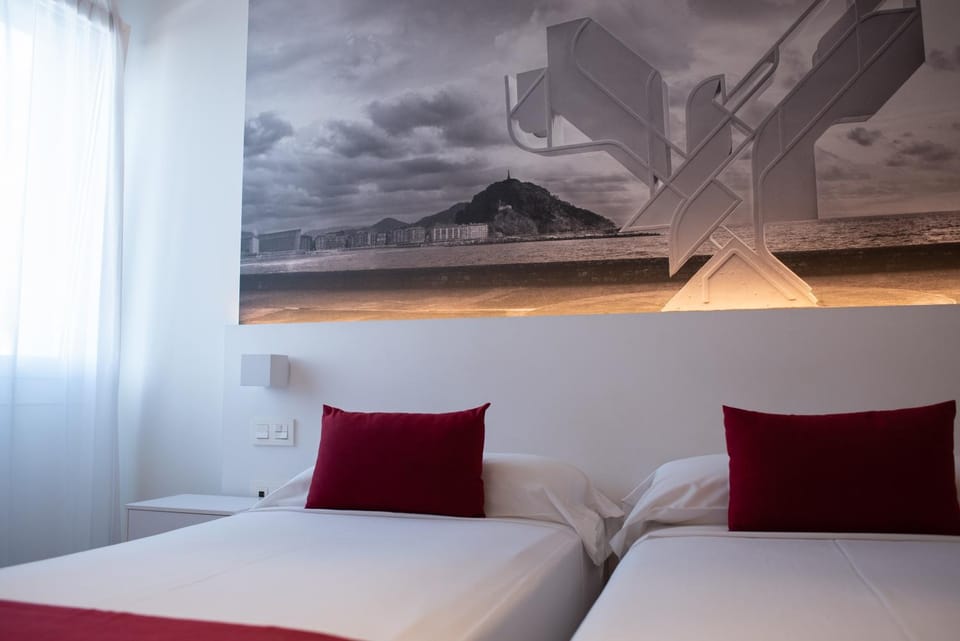 Pension y Apartamentos Txingurri Experience Inn in Basque Country