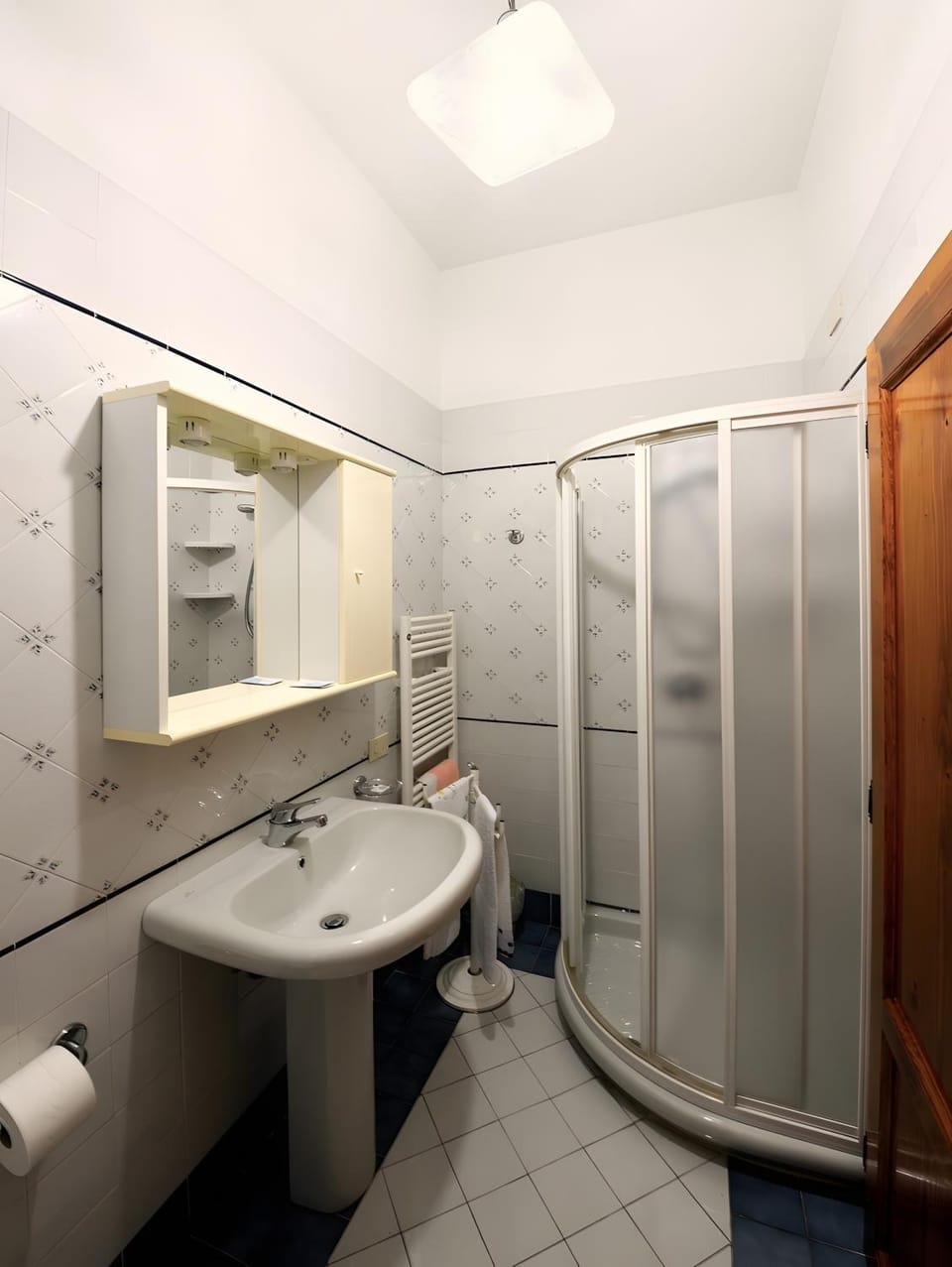 Bathroom, Living room