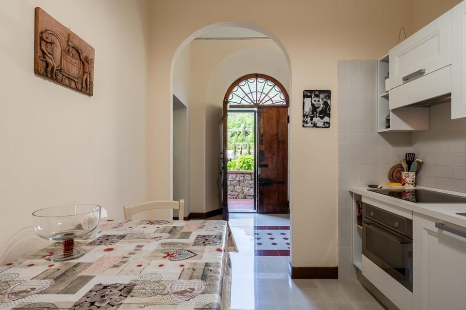 Property building, Kitchen or kitchenette, Living room