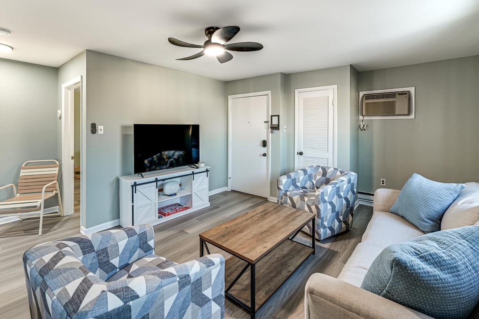 2 Blocks to Beach & Boardwalk: Ocean City Condo House in Ocean City