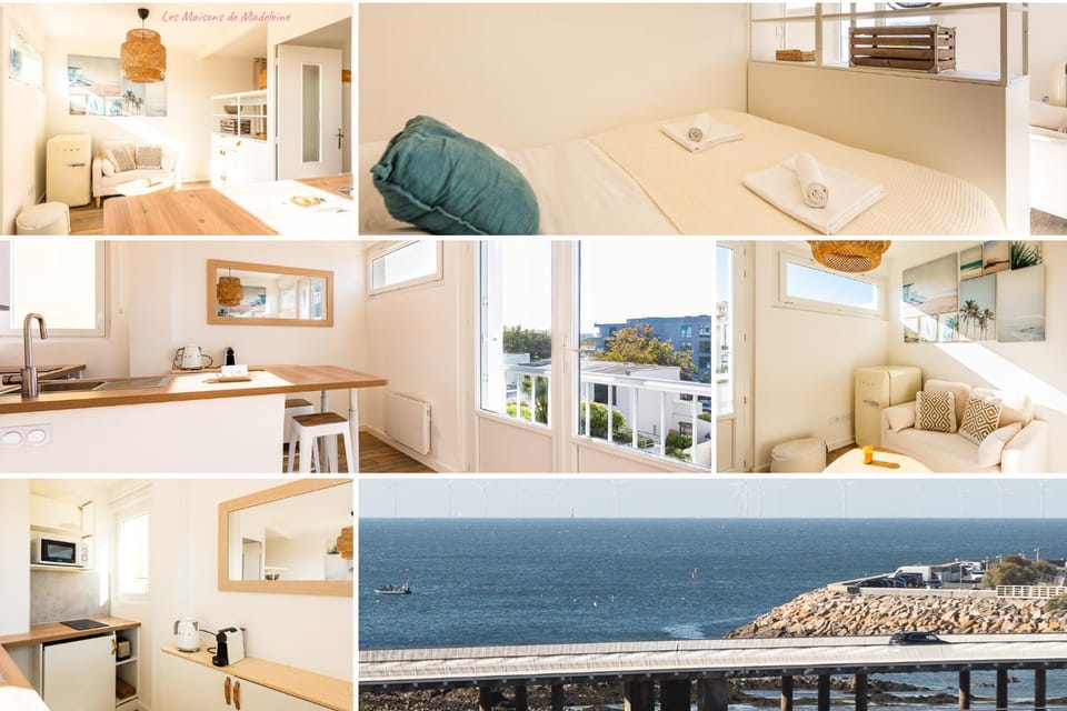 Bed, Bird's eye view, Seating area, Dining area